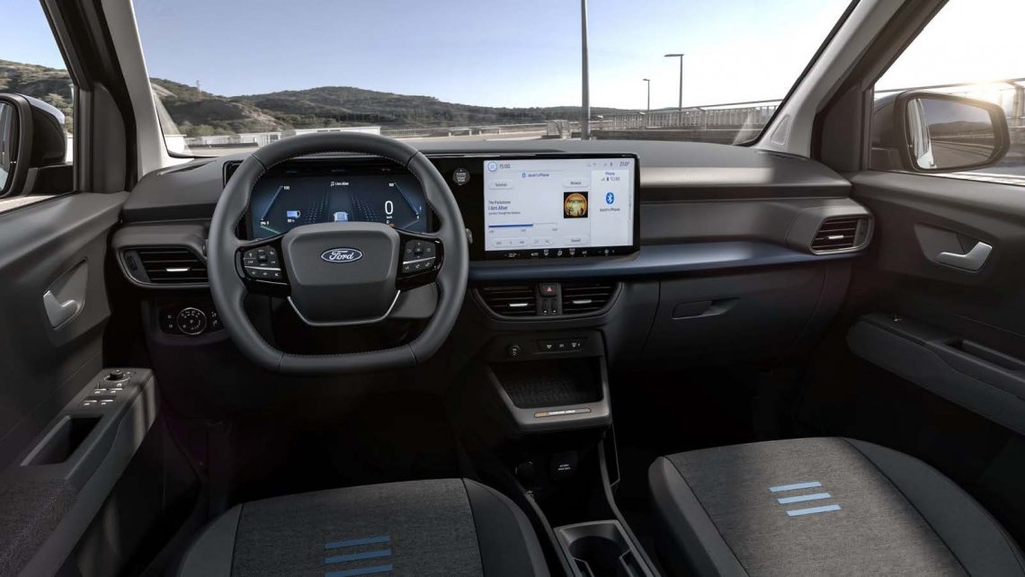 Ford Transit Courier - system multimedialny, wnętrze