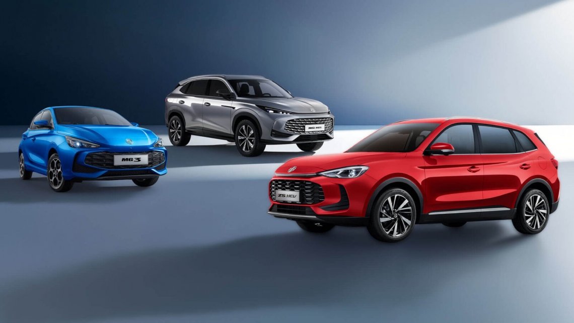 Niekwestionowanym liderem w rankingu chińskich marek jest MG – 15 230 aut. To wynik lepszy niż Cupra czy Nissan, a także Fiat, Alfa Romeo, Mitsubishi i Jeep razem wziętych! Drugie miejsce zajęła Omoda, trzecie koncernowy bliźniak – Jaecoo. Odpowiednio 7553 i 7420 szt. Dopiero na trzecim miejscu jest BYD z wynikiem 6852 auta, ale tylko 7 z 28 marek sprzedało więcej niż 2 tys. aut. 