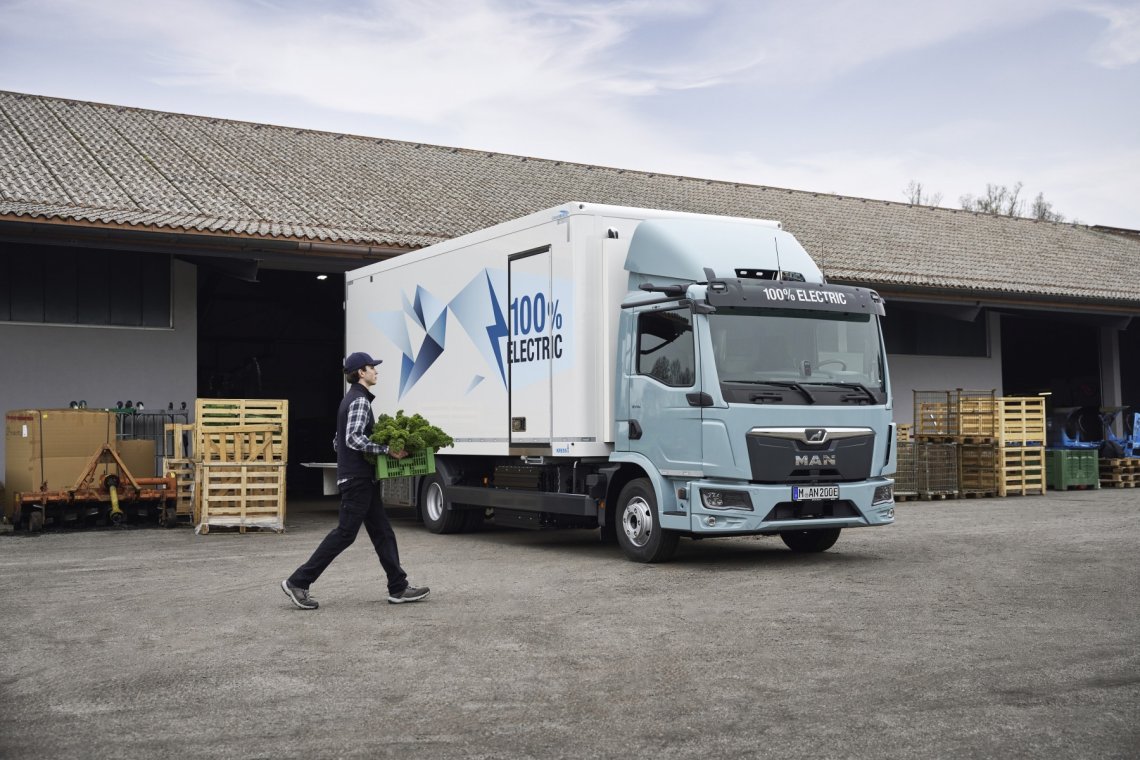 1920_p_eot_man_etgl_refgrigerator_body_04