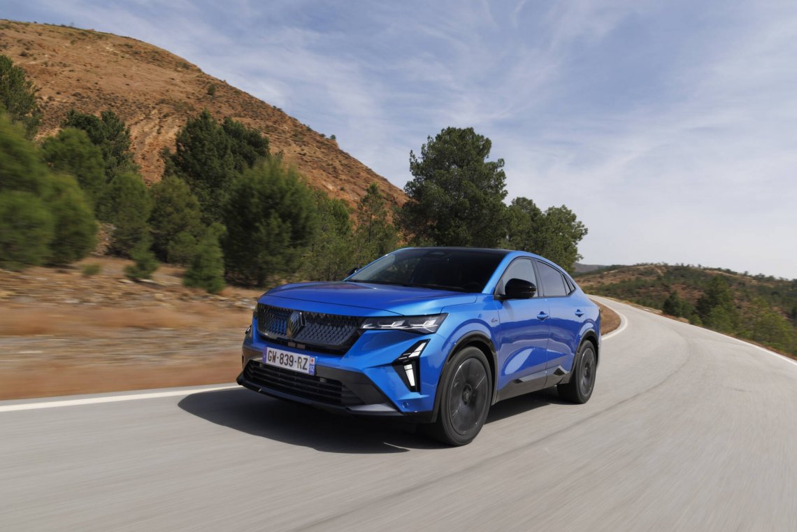 renault_rafale_e-tech_hybrid_esprit_alpine_summit_blue_(2)
