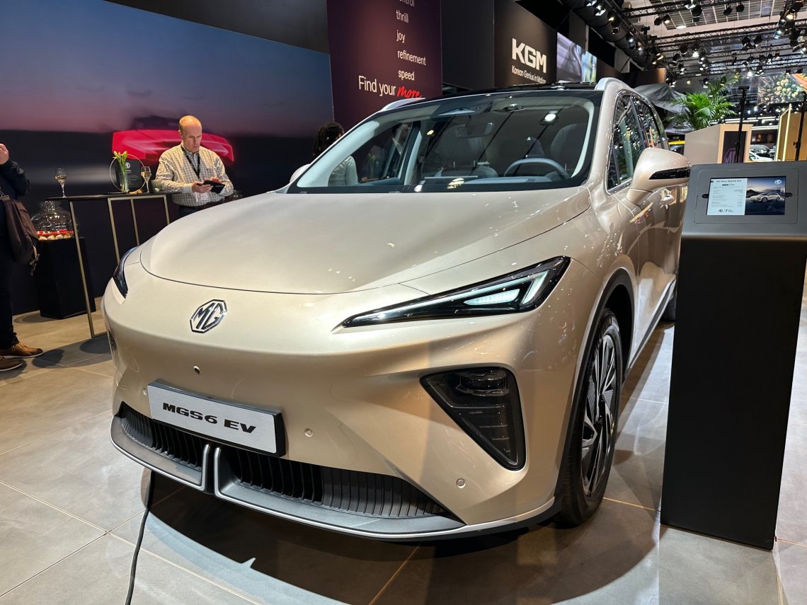 MG S6 EV podczas premiery na targach w Brukseli