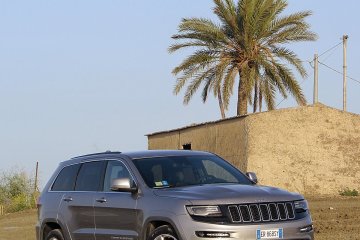 Jeep_Grand_Cherokee_piony_1