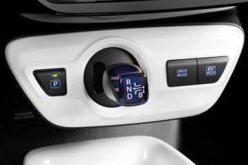 Prius_INT_07
