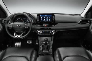 hyundai_i30_interior_2_black