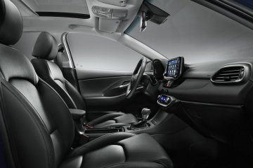 hyundai_i30_interior_black