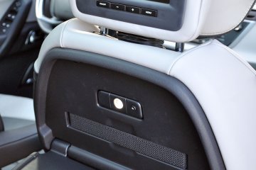 System multimedialny, stoliki oraz indywidualne oświetlenie to gadżety, które ucieszą młodszych pasażerów.