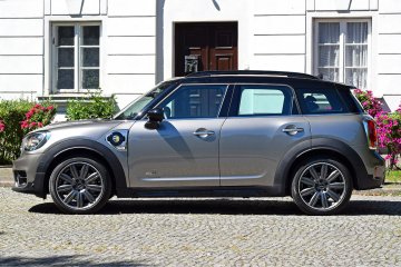 Trzeba przyznać, że do marki Mini, kojarzonej z nowoczesnymi trendami, napęd elektryczny pasuje jak do mało której