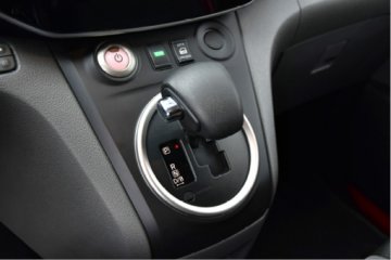 Automatyczna przekładnia to w dostawczaku rzadkość; w elektryku standard.