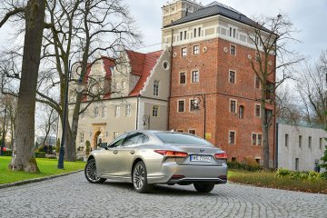 Lexus LS500h
