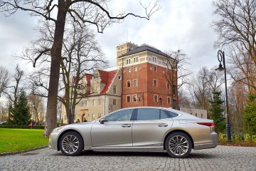 Lexus LS500h