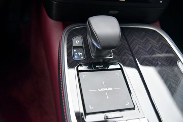 Lexus LS500h