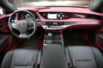 Lexus LS500h