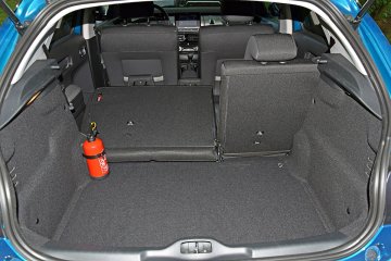 W odmłodzonym modelu wreszcie mamy dzieloną kanapę tylną, ale nie w każdej wersji.