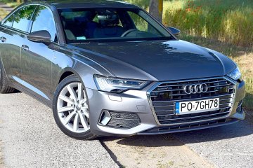 Linia nadowzia nowego A6 jest elegancka. Szkoda, że zamiast ładnie wyeksponowanych „wydechów” w dolnej części zderzaka są jedynie ich imitacje.