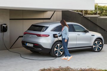 Mercedes-Benz-EQC (6)