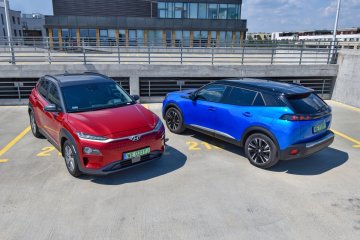 Hyundai Kona Electric Premium/Peugeot e-2008 GT