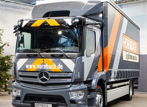 Mercedes-Benz_eActros_zelektryfikuje_firme_Hornbach_-_03