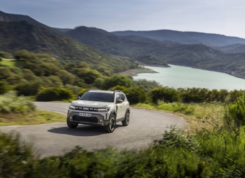 all-new_dacia_duster_hybrid_140_extreme