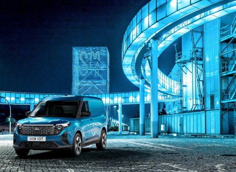 1_2023_FORD_E-TRANSIT_COURIER_EXTERIOR_01