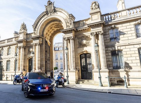 renault_rafale_voiture_officielle_de_la_presidence_de_la_republique_(1)
