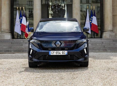 renault_rafale_voiture_officielle_de_la_presidence_de_la_republique_(3)