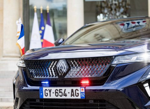 renault_rafale_voiture_officielle_de_la_presidence_de_la_republique_(6)
