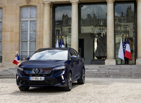 renault_rafale_voiture_officielle_de_la_presidence_de_la_republique_(7)