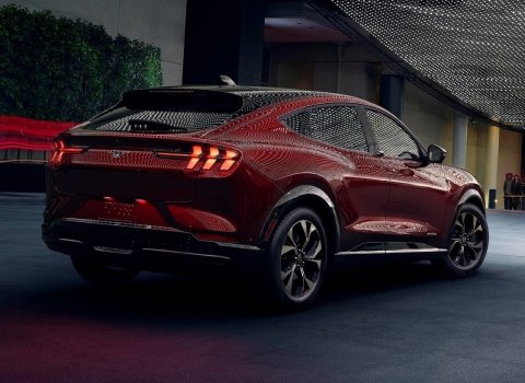 Ford-Mustang_Mach-E (1)