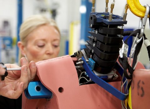 147780_volvo_cars_crash_test_dummies-1250x833
