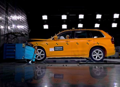 255755_volvo_cars_xc90_crash_test-1250x659