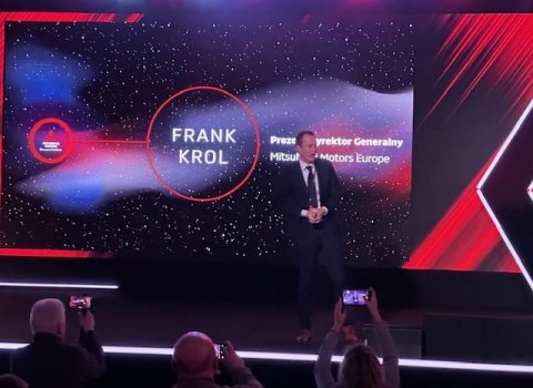 Mitsubishi_grandis_(1)