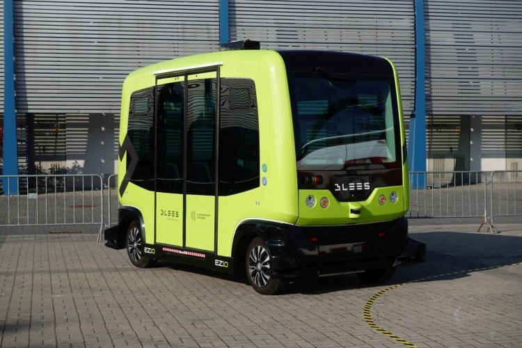 Francuskie nadwozie EZ10, ale polska technologia autonomiczna firmy Bless z Gliwic. To jeden z ciekawszych pojazdów zaprezentowanych w Kielcach.
