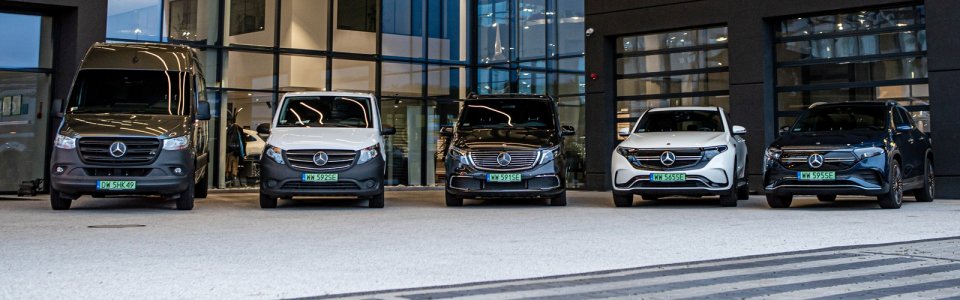 Podczas intensywnego testowego popołudnia odwiedziliśmy wrocławskiego dealera Mercedesa – Wróbel, a także sprawdziliśmy, jak wygląda kwestia ładowania na publicznej ładowarce. Wysłuchaliśmy także intensywnej konferencji, którą można streścić jednym słowem – elektromobilność.