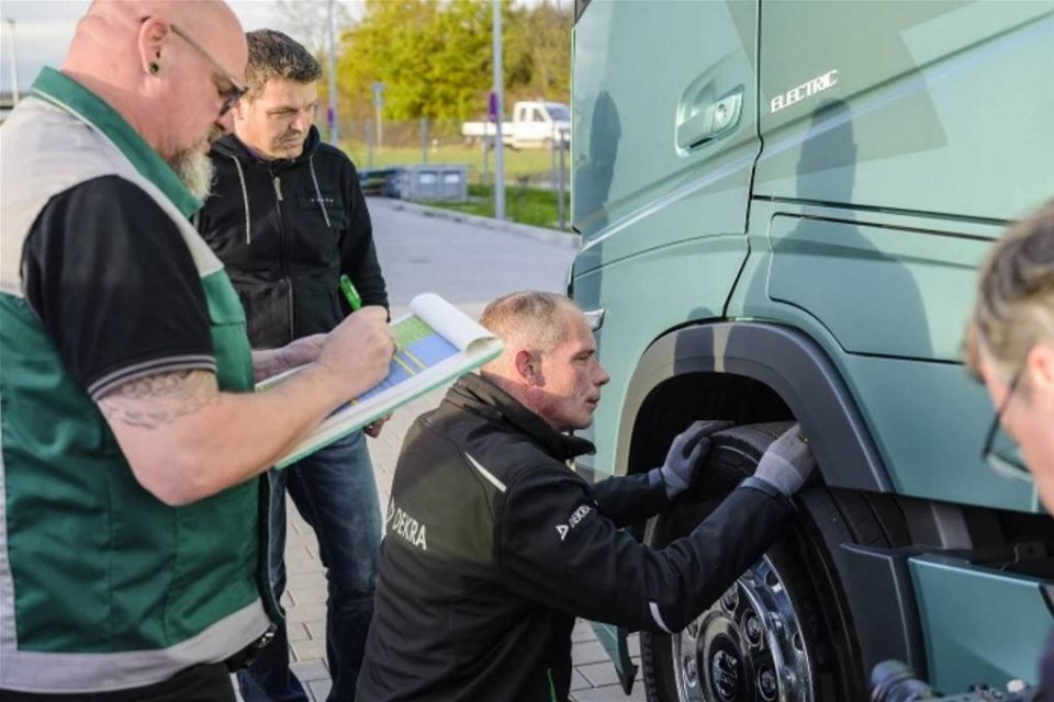 volvo-trucks-3