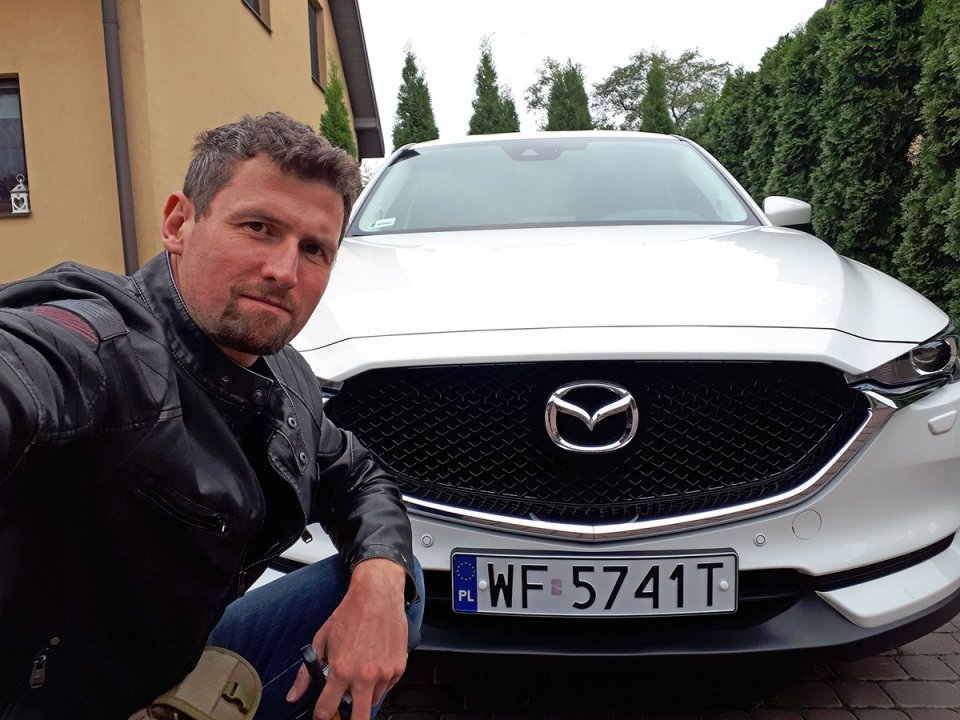 mazda_6_-biala